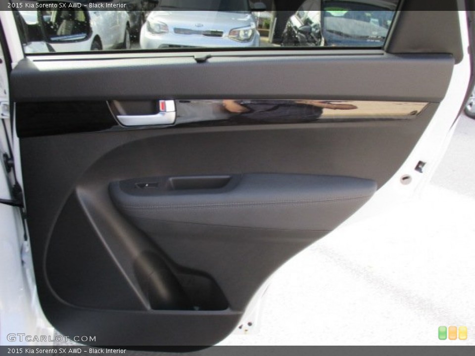 Black Interior Door Panel for the 2015 Kia Sorento SX AWD #103196080