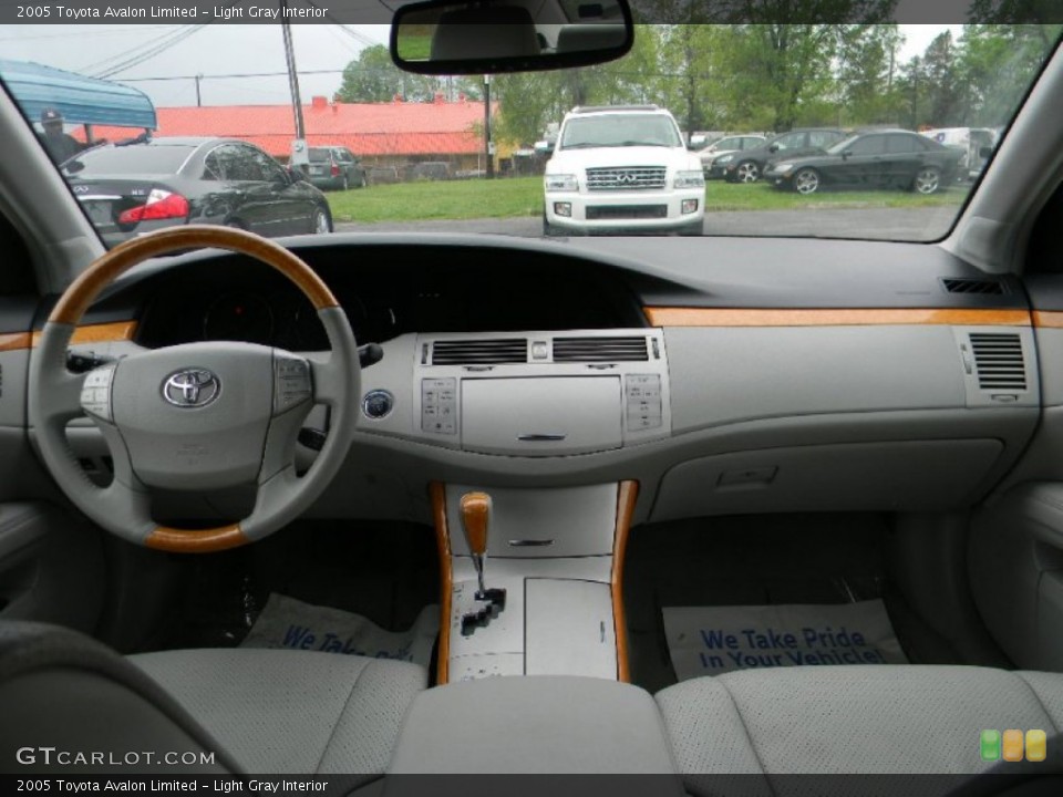 Light Gray Interior Dashboard for the 2005 Toyota Avalon Limited #103201819