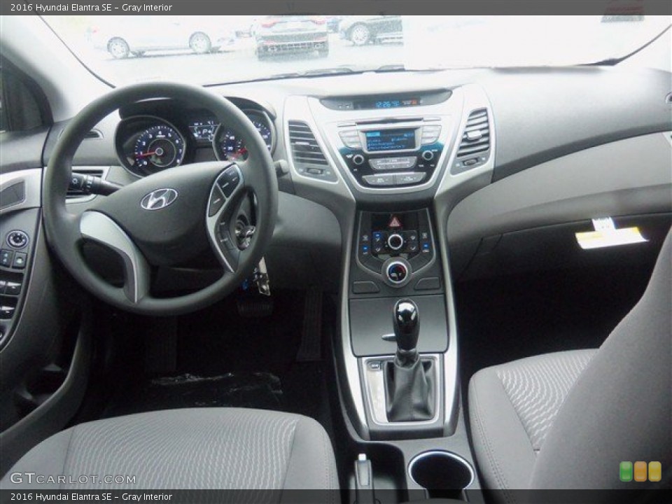 Gray Interior Photo for the 2016 Hyundai Elantra SE #103205728