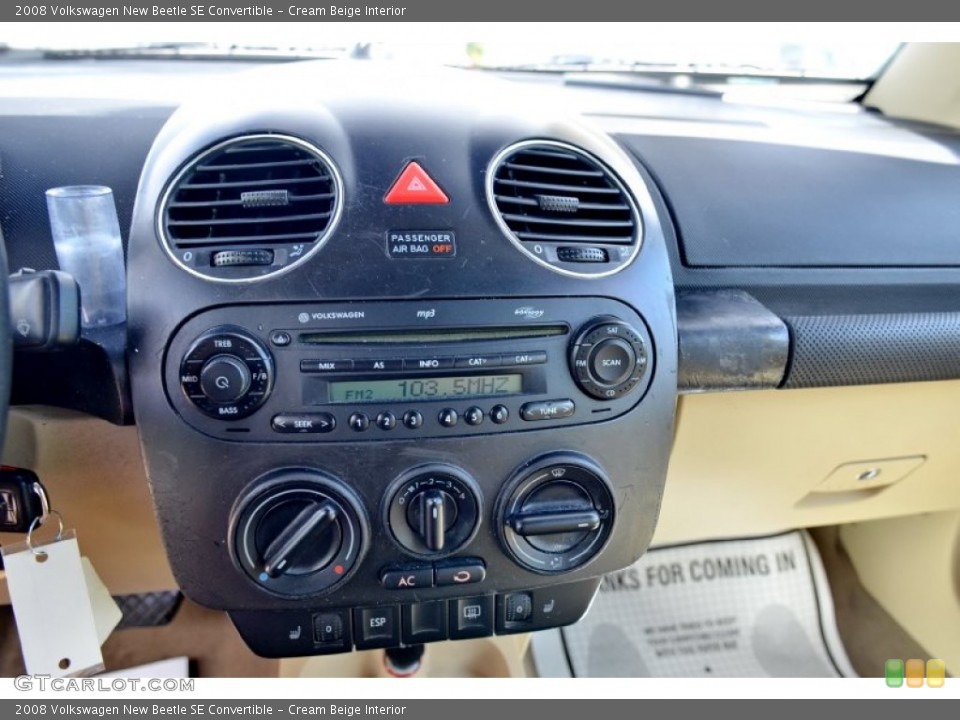 Cream Beige Interior Controls for the 2008 Volkswagen New Beetle SE Convertible #103230118