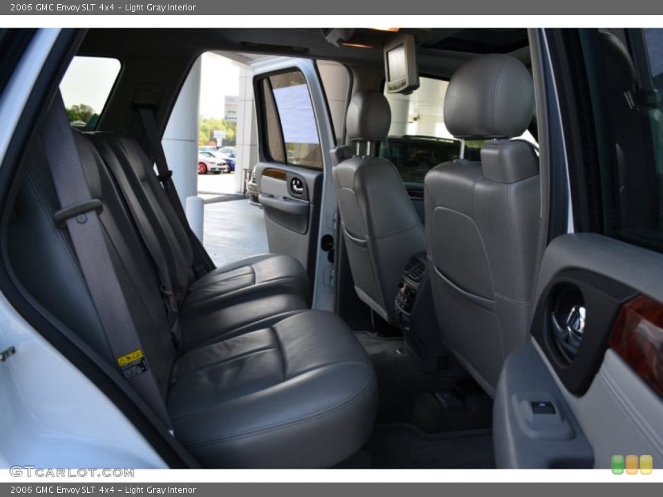 Light Gray Interior Rear Seat for the 2006 GMC Envoy SLT 4x4 #103284862