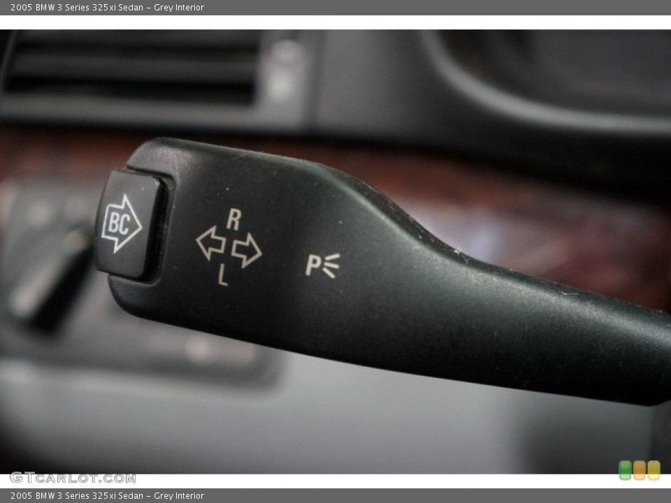 Grey Interior Controls for the 2005 BMW 3 Series 325xi Sedan #103315360