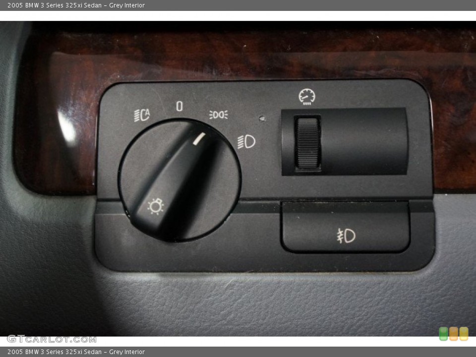 Grey Interior Controls for the 2005 BMW 3 Series 325xi Sedan #103315384