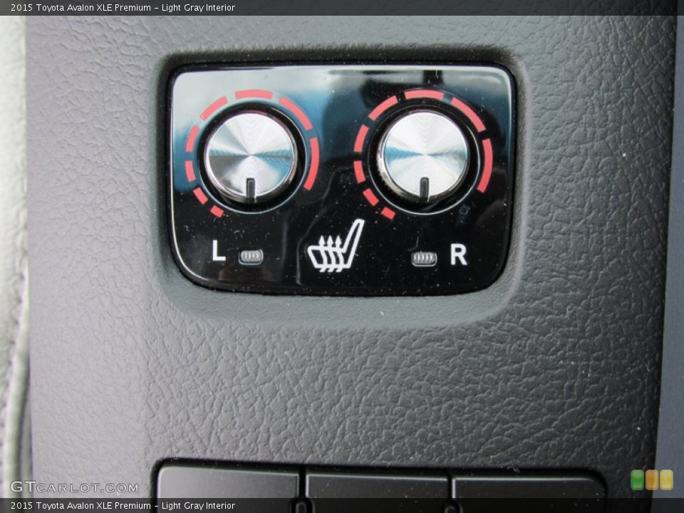Light Gray Interior Controls for the 2015 Toyota Avalon XLE Premium #103326110