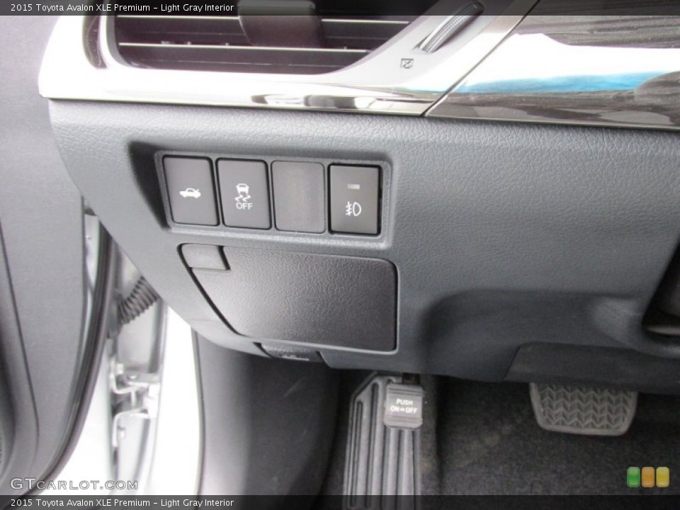 Light Gray Interior Controls for the 2015 Toyota Avalon XLE Premium #103326224