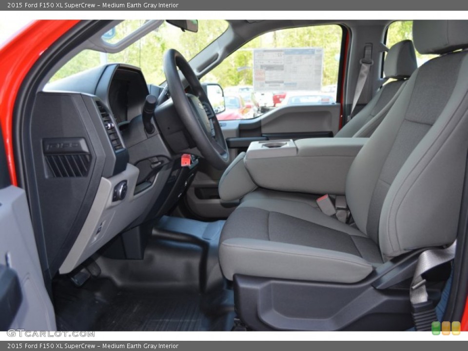 Medium Earth Gray Interior Photo for the 2015 Ford F150 XL SuperCrew #103327130