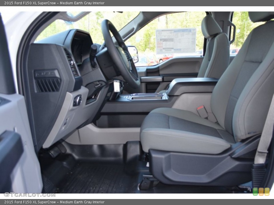 Medium Earth Gray Interior Photo for the 2015 Ford F150 XL SuperCrew #103328300