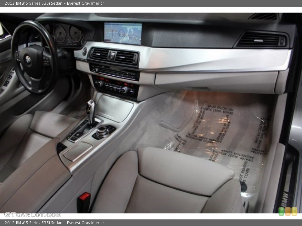 Everest Gray Interior Dashboard for the 2012 BMW 5 Series 535i Sedan #103356173