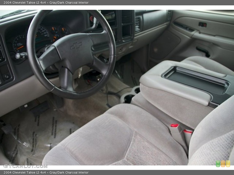 Gray/Dark Charcoal Interior Photo for the 2004 Chevrolet Tahoe LS 4x4 #103406485