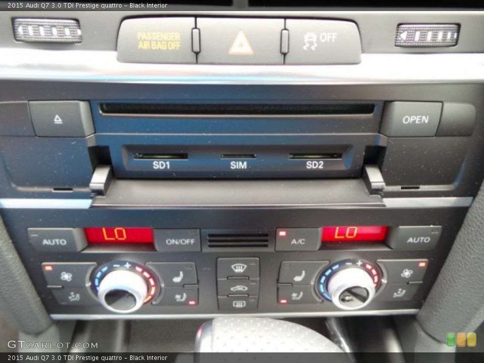 Black Interior Controls for the 2015 Audi Q7 3.0 TDI Prestige quattro #103414396