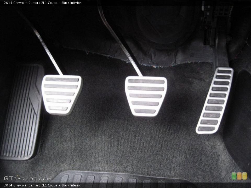 Black Interior Controls for the 2014 Chevrolet Camaro ZL1 Coupe #103442610