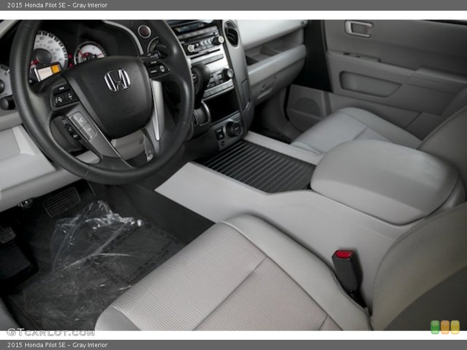 Gray Interior Photo for the 2015 Honda Pilot SE #103449264