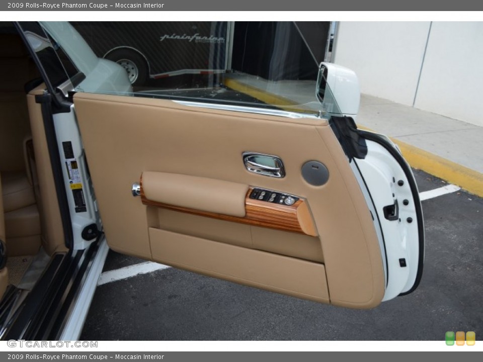Moccasin Interior Door Panel for the 2009 Rolls-Royce Phantom Coupe #103467630