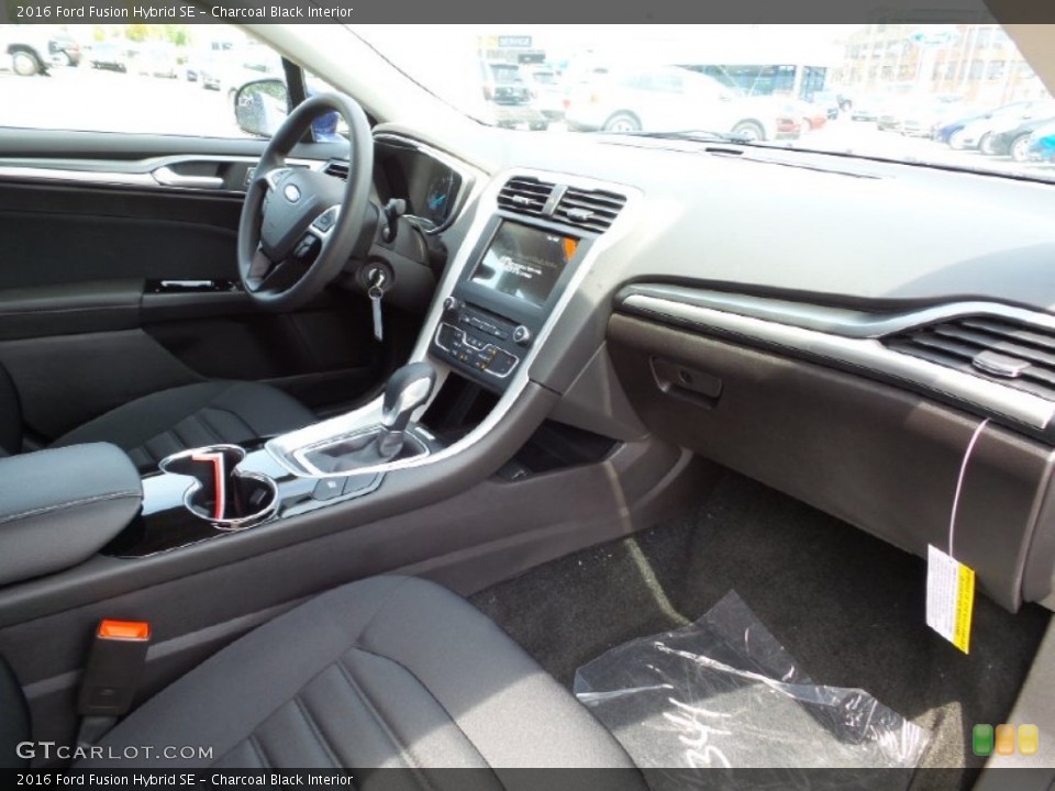 Charcoal Black Interior Photo for the 2016 Ford Fusion Hybrid SE #103660635