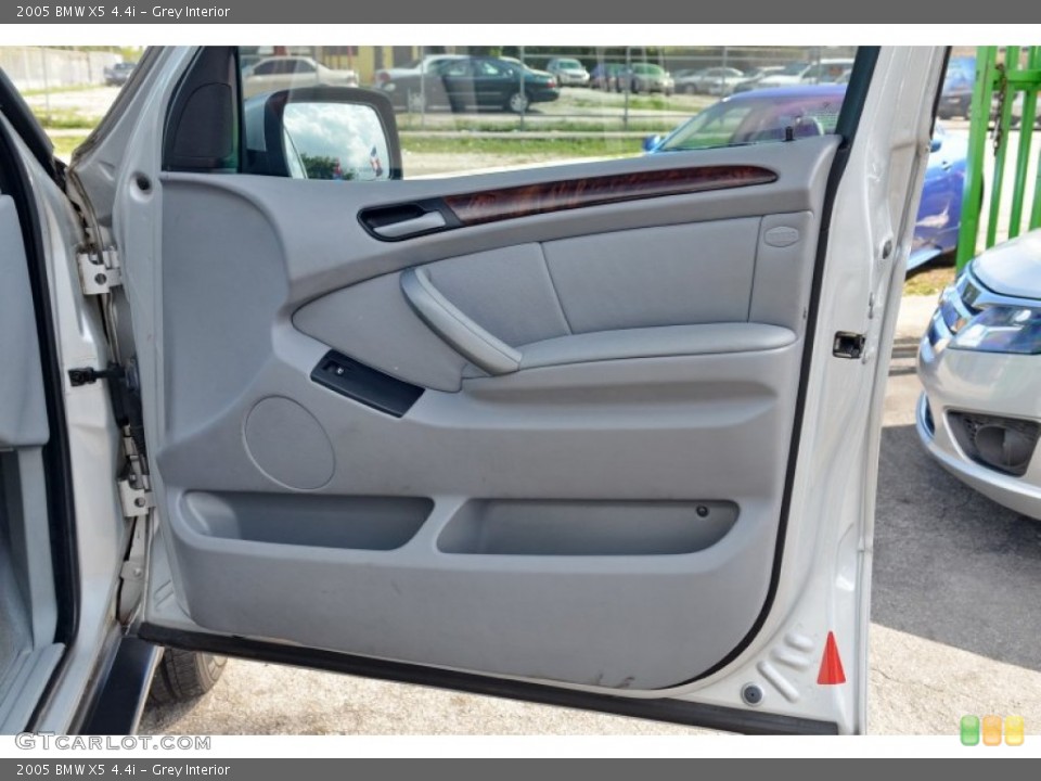 Grey Interior Door Panel for the 2005 BMW X5 4.4i #103776893