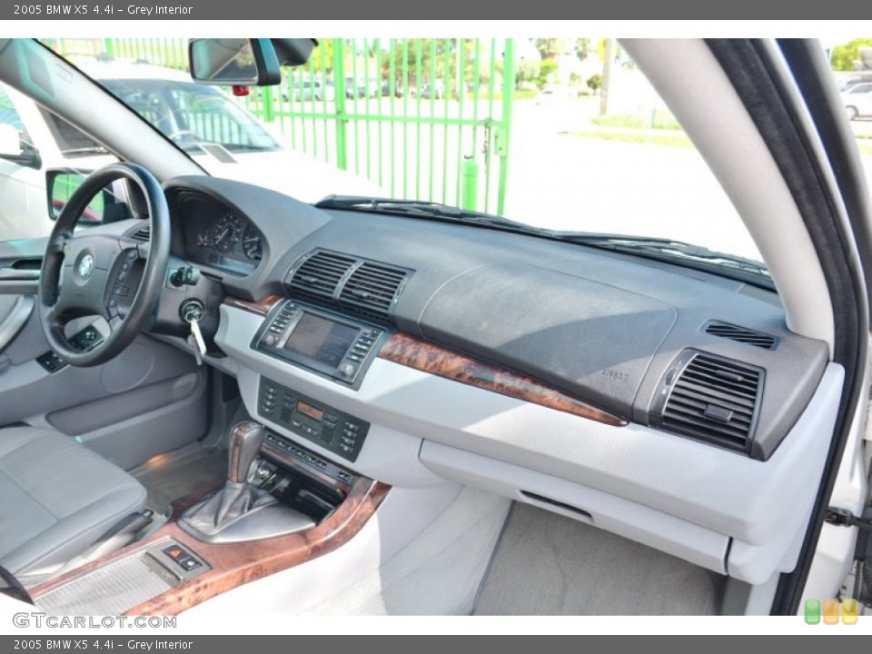 Grey Interior Dashboard for the 2005 BMW X5 4.4i #103776965