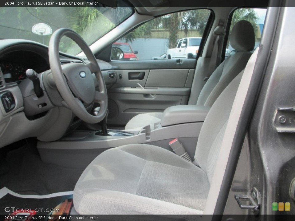 Dark Charcoal Interior Photo for the 2004 Ford Taurus SE Sedan #103912799
