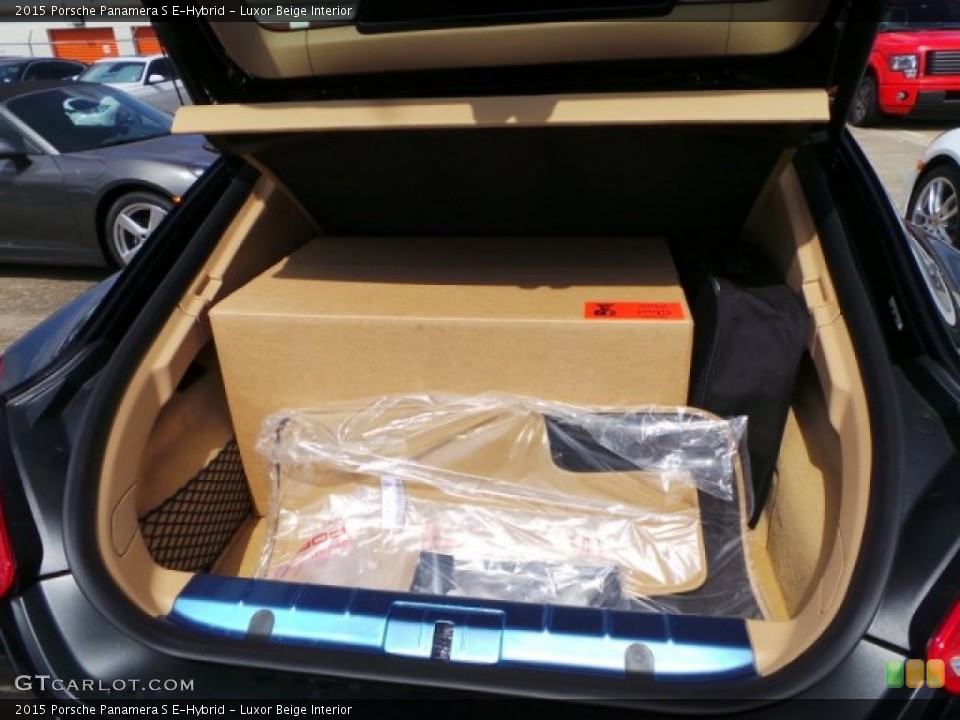 Luxor Beige Interior Trunk for the 2015 Porsche Panamera S E-Hybrid #103992925