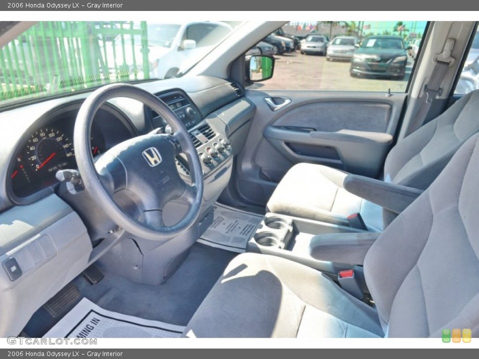 Gray Interior Photo for the 2006 Honda Odyssey LX #104118190