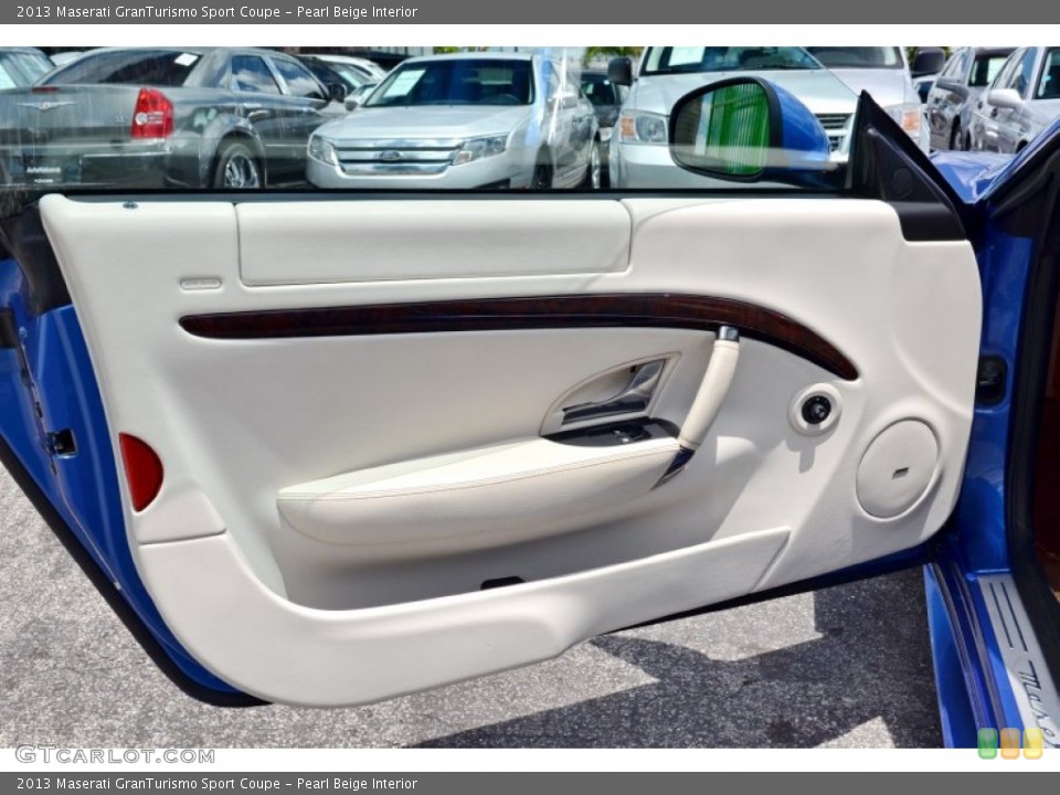 Pearl Beige Interior Door Panel for the 2013 Maserati GranTurismo Sport Coupe #104239127