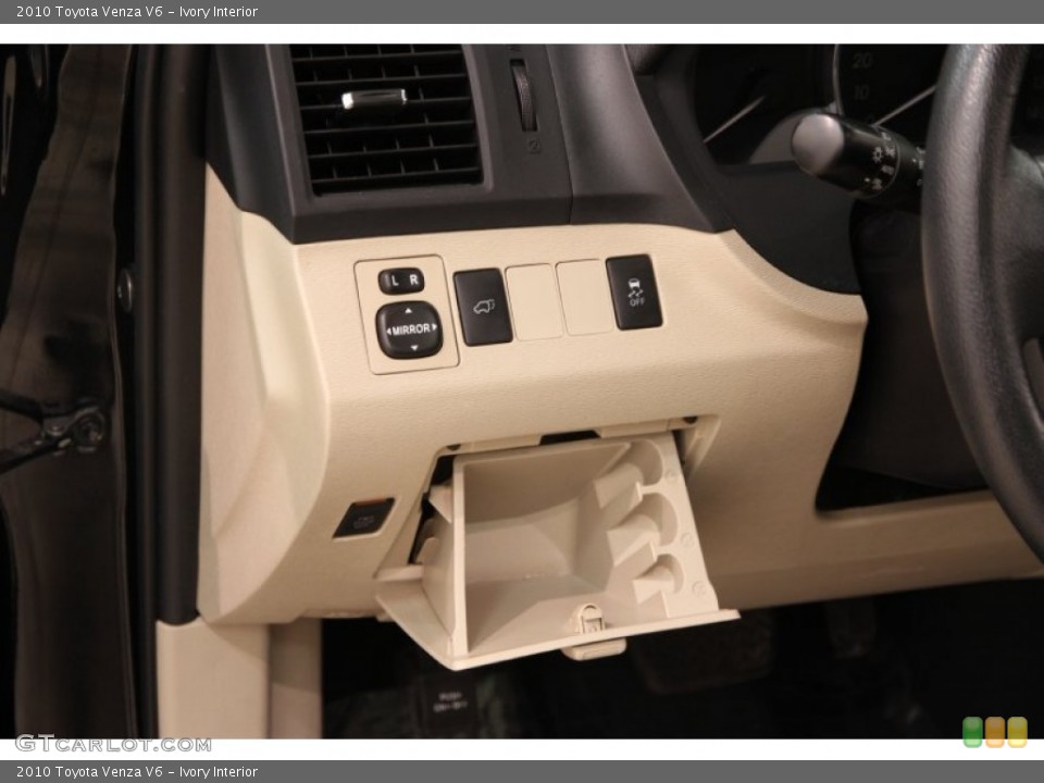 Ivory Interior Controls for the 2010 Toyota Venza V6 #104239553