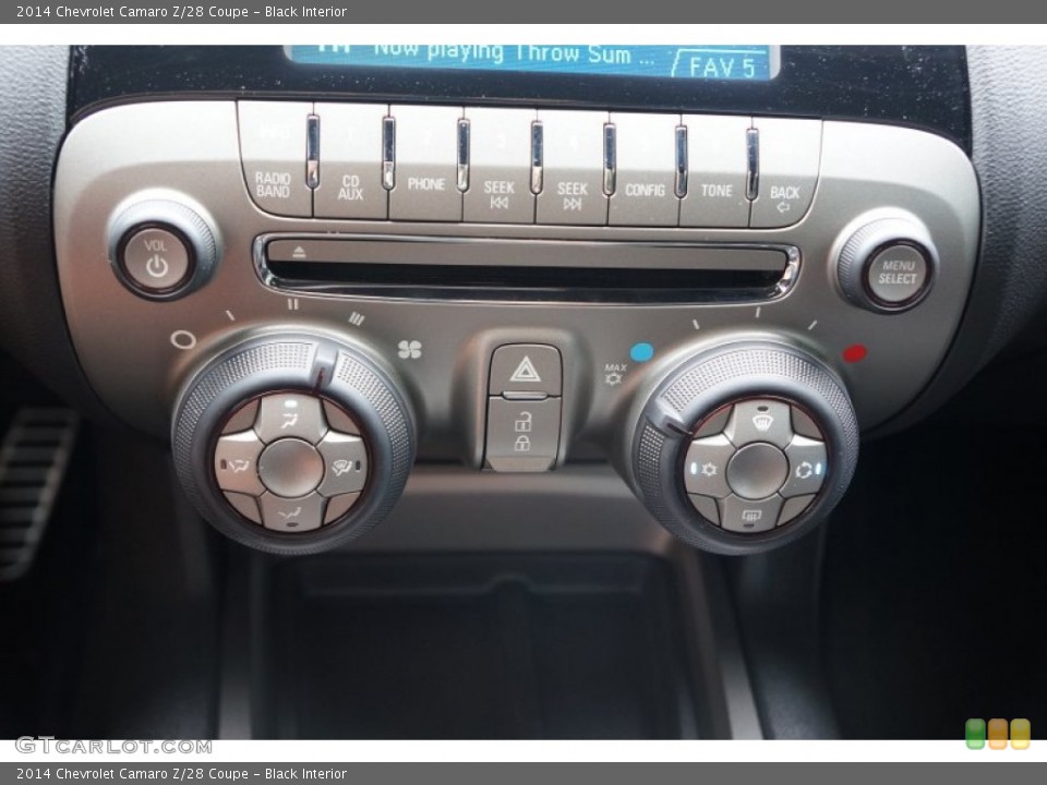 Black Interior Controls for the 2014 Chevrolet Camaro Z/28 Coupe #104431565