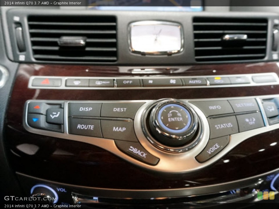 Graphite Interior Controls for the 2014 Infiniti Q70 3.7 AWD #104500824