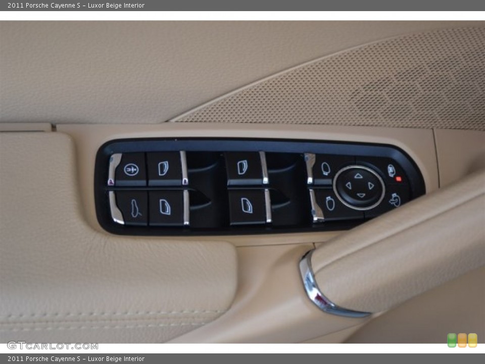 Luxor Beige Interior Controls for the 2011 Porsche Cayenne S #104708451