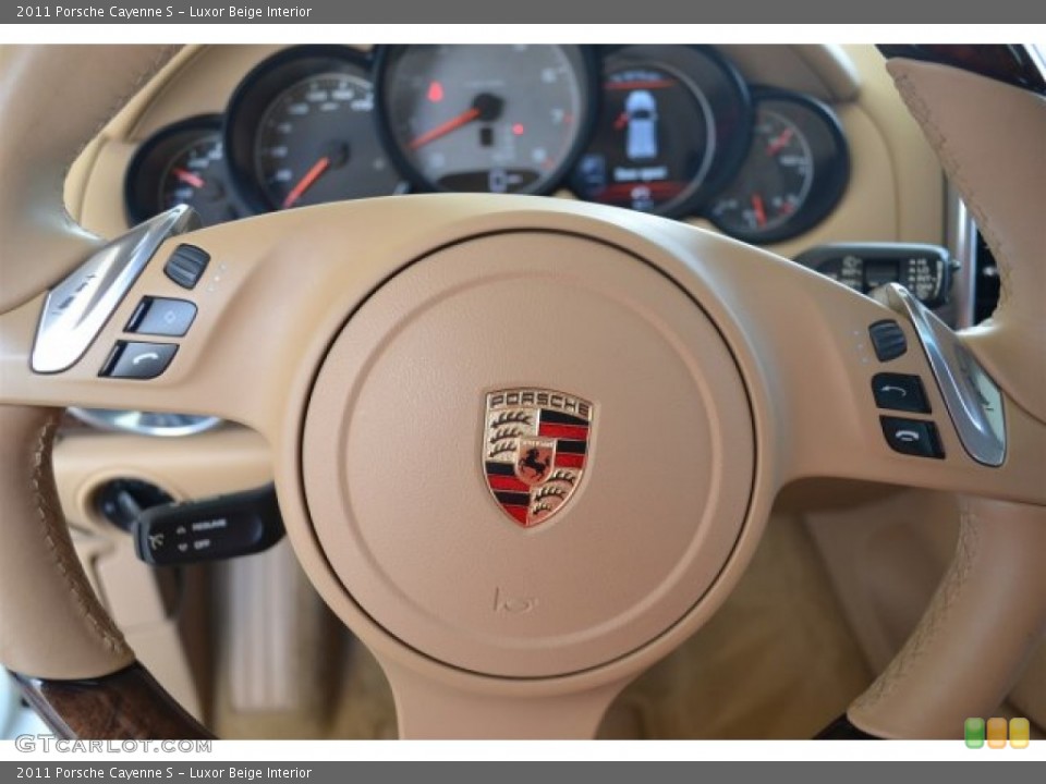 Luxor Beige Interior Controls for the 2011 Porsche Cayenne S #104708508