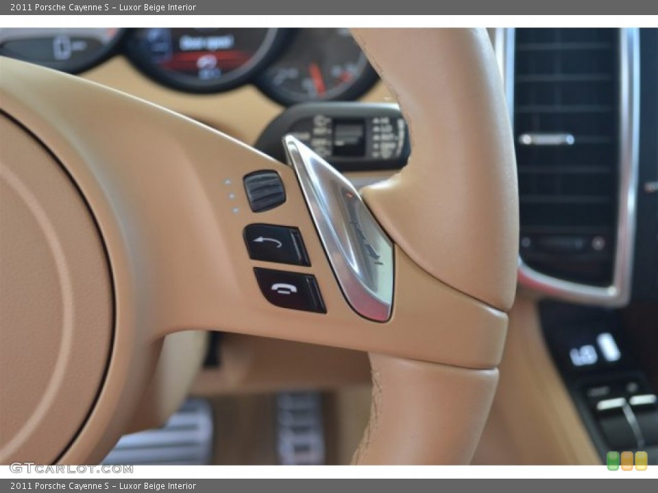 Luxor Beige Interior Controls for the 2011 Porsche Cayenne S #104708535