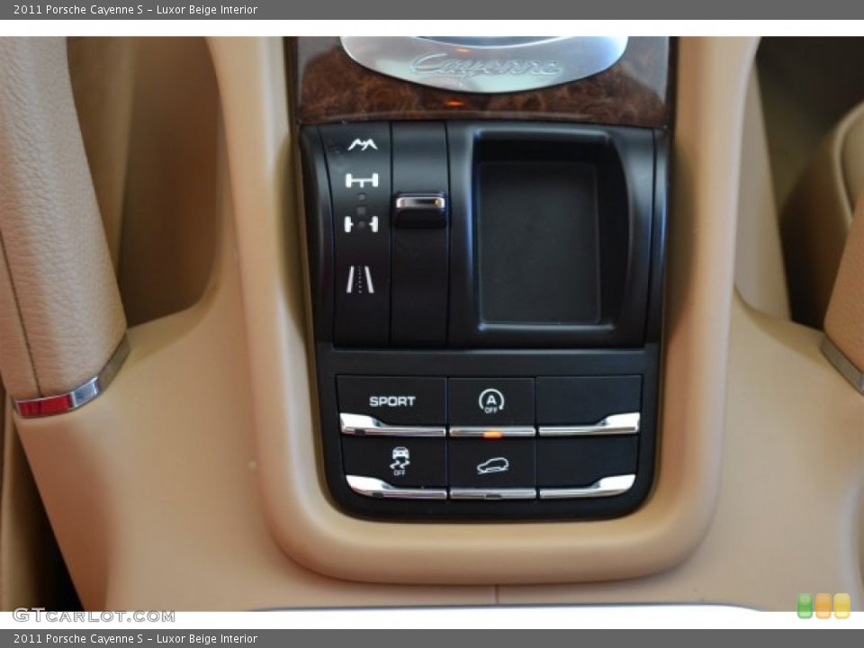 Luxor Beige Interior Controls for the 2011 Porsche Cayenne S #104708625