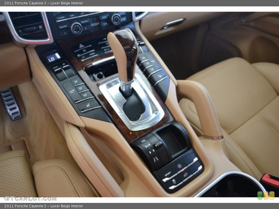 Luxor Beige Interior Transmission for the 2011 Porsche Cayenne S #104708646