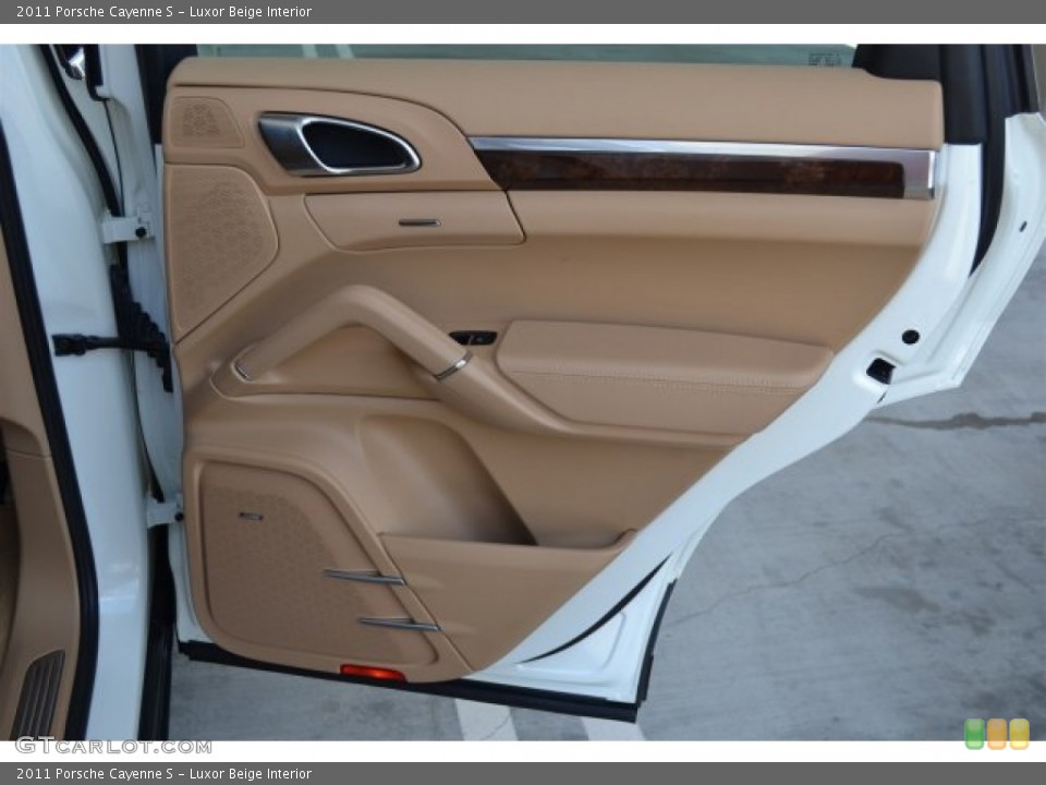 Luxor Beige Interior Door Panel for the 2011 Porsche Cayenne S #104708898
