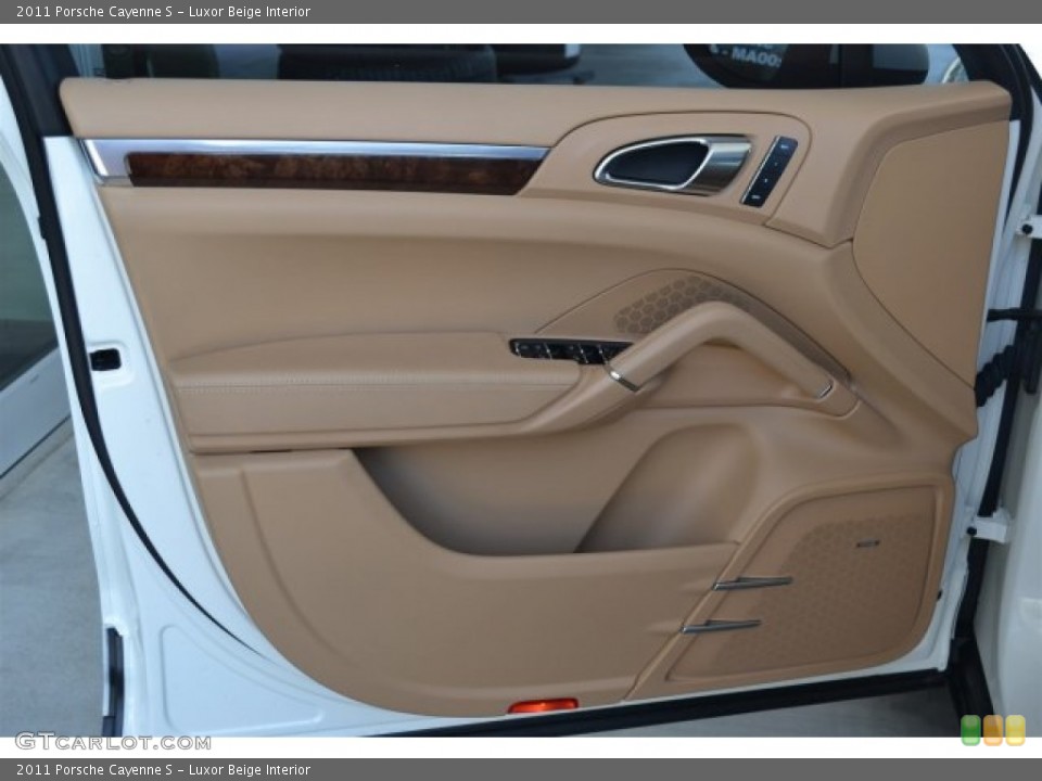 Luxor Beige Interior Door Panel for the 2011 Porsche Cayenne S #104708967