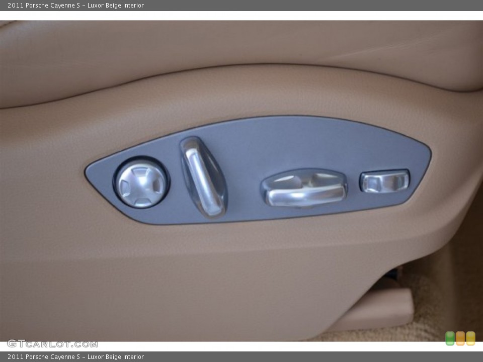Luxor Beige Interior Controls for the 2011 Porsche Cayenne S #104709084