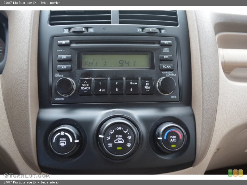 Beige Interior Controls for the 2007 Kia Sportage LX #104721518