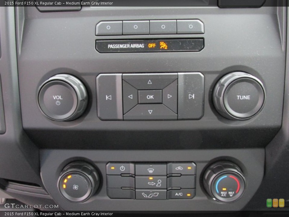 Medium Earth Gray Interior Controls for the 2015 Ford F150 XL Regular Cab #104784049