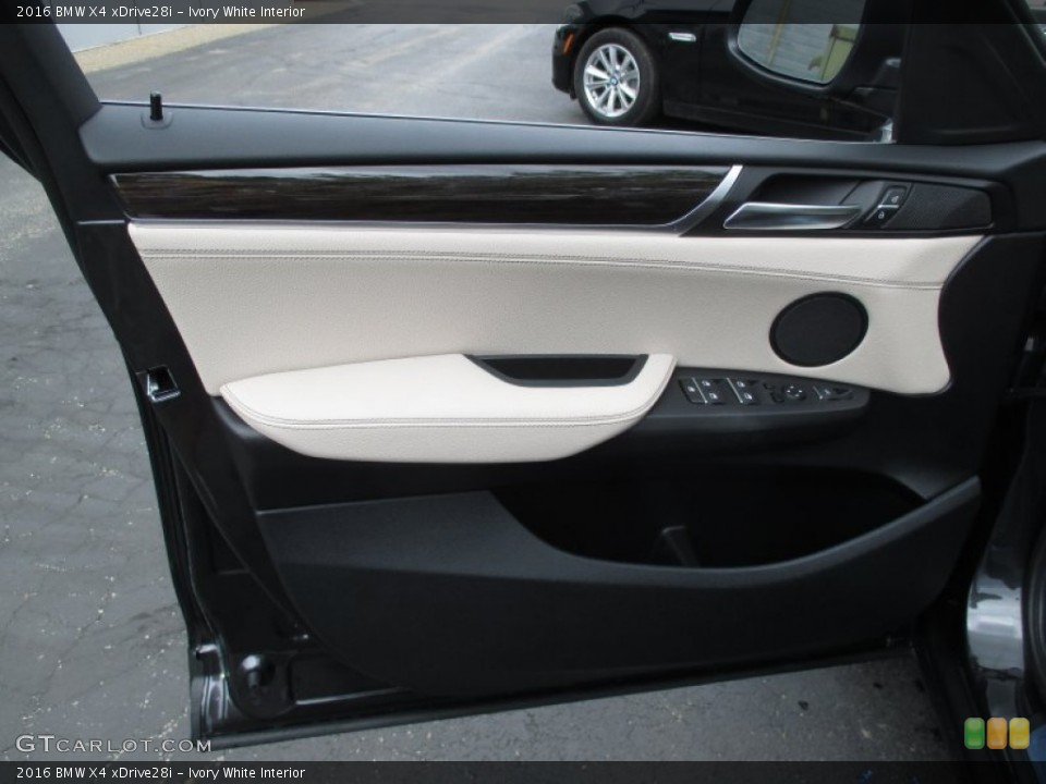Ivory White Interior Door Panel for the 2016 BMW X4 xDrive28i #104802715