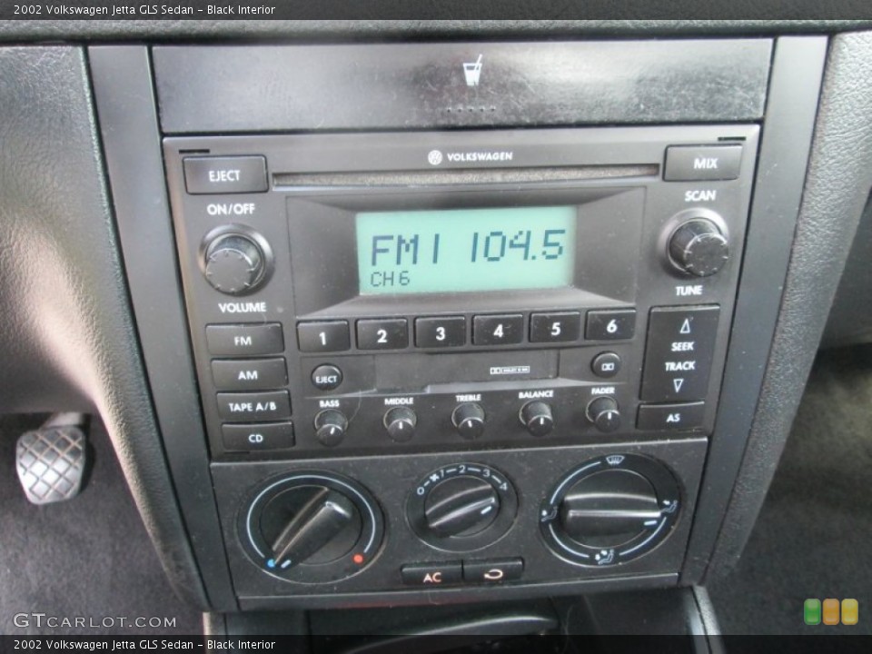 Black Interior Controls for the 2002 Volkswagen Jetta GLS Sedan #104823091