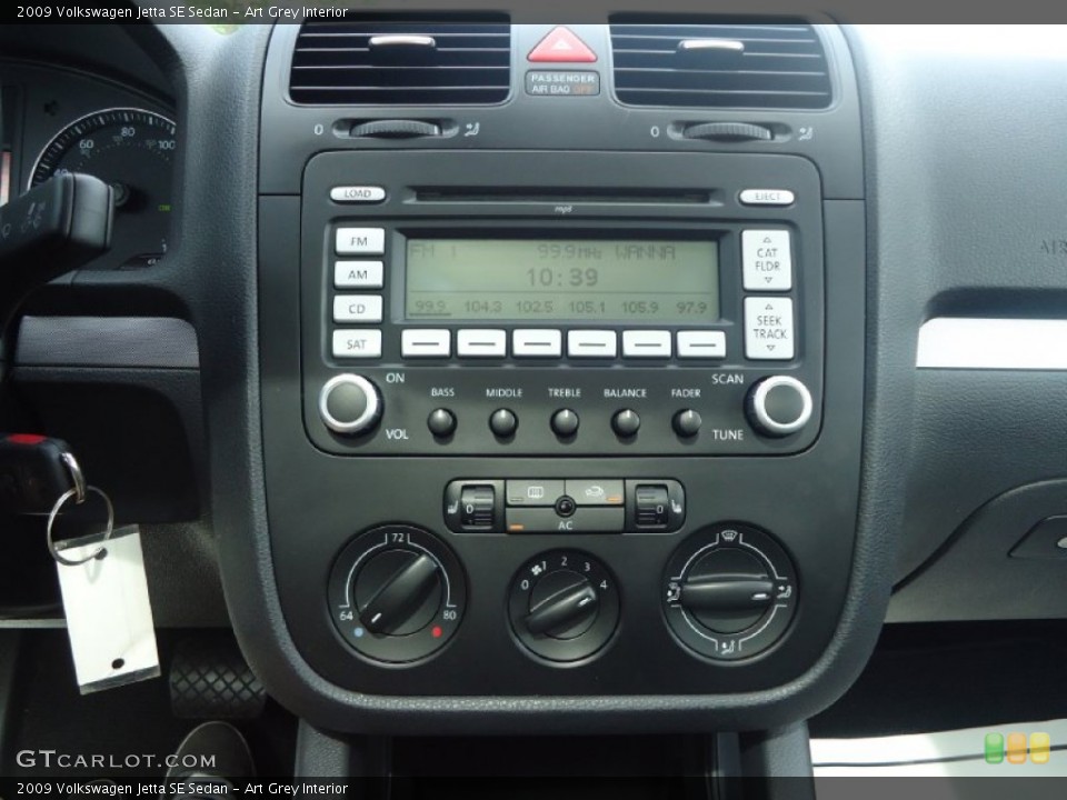 Art Grey Interior Controls for the 2009 Volkswagen Jetta SE Sedan #104993028