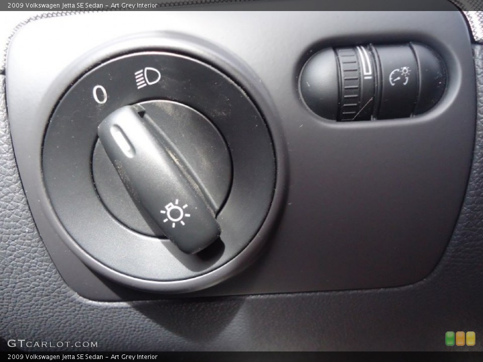 Art Grey Interior Controls for the 2009 Volkswagen Jetta SE Sedan #104993208