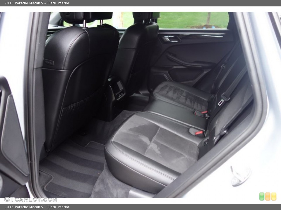 Black Interior Rear Seat for the 2015 Porsche Macan S #105128533