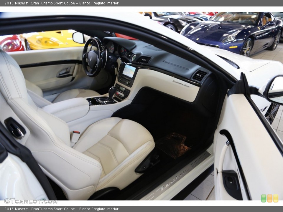Bianco Pregiato Interior Photo for the 2015 Maserati GranTurismo Sport Coupe #105208724