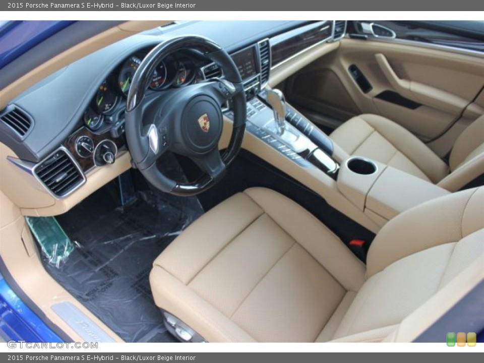 Black/Luxor Beige Interior Photo for the 2015 Porsche Panamera S E-Hybrid #105322556