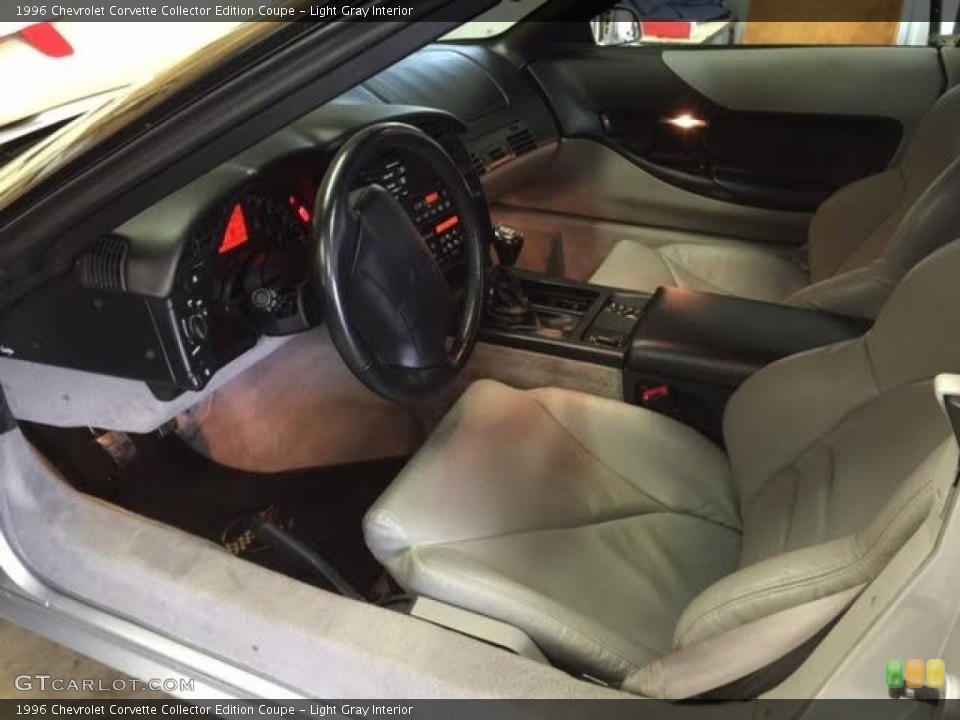 Light Gray Interior Photo for the 1996 Chevrolet Corvette Collector Edition Coupe #105348583