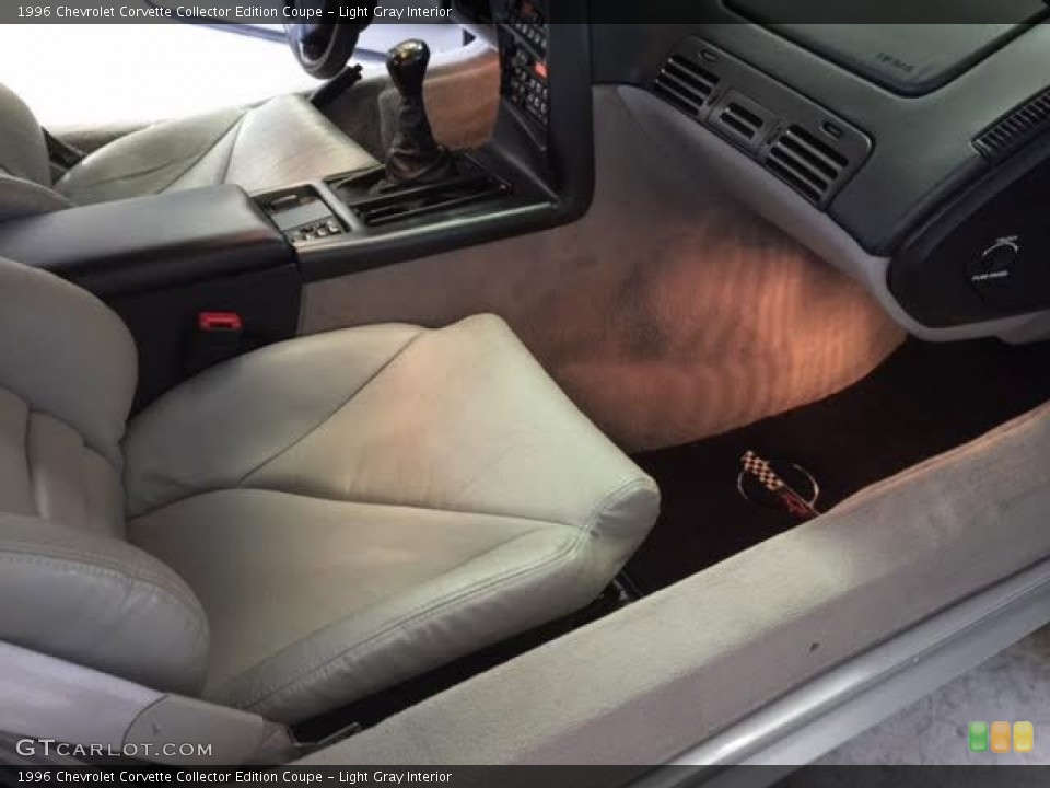 Light Gray Interior Photo for the 1996 Chevrolet Corvette Collector Edition Coupe #105348754