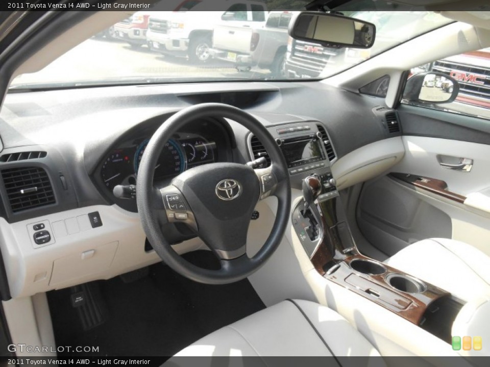 Light Gray Interior Photo for the 2011 Toyota Venza I4 AWD #105376145