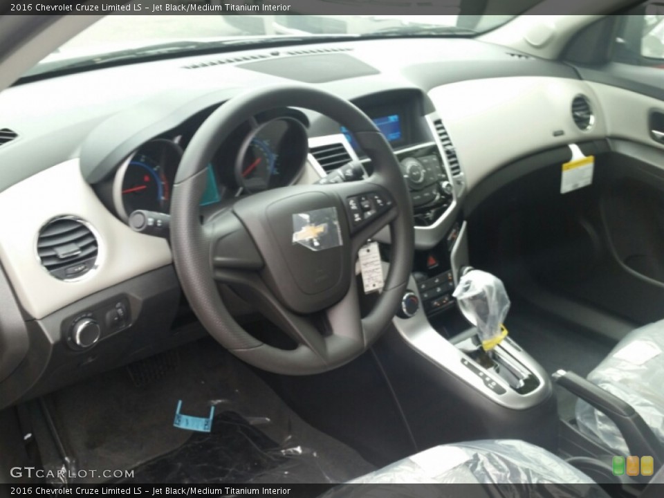 Jet Black/Medium Titanium 2016 Chevrolet Cruze Limited Interiors