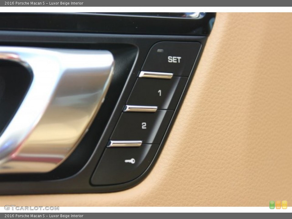 Luxor Beige Interior Controls for the 2016 Porsche Macan S #105467289