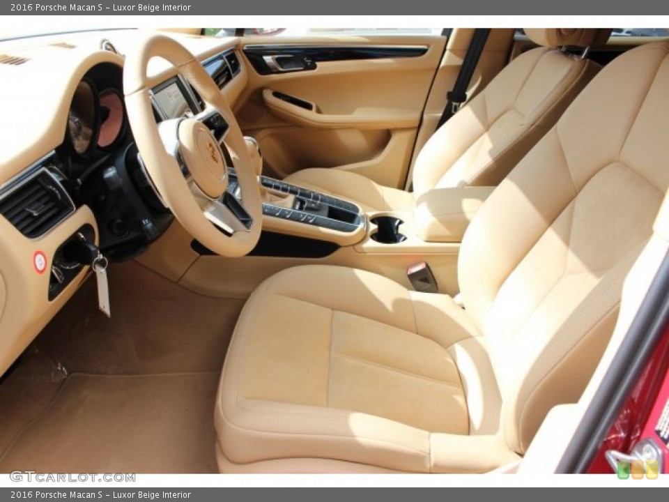 Luxor Beige Interior Front Seat for the 2016 Porsche Macan S #105467418